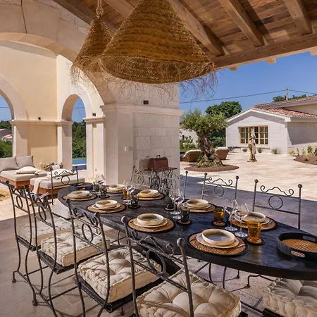 Lamaison - Concierge & Gourmet Serenity Escape Villa