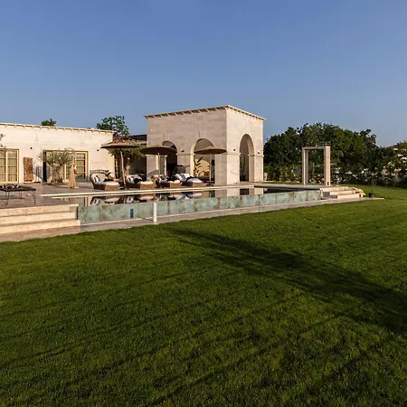 Vendégház Lamaison Luxury Villa 5*